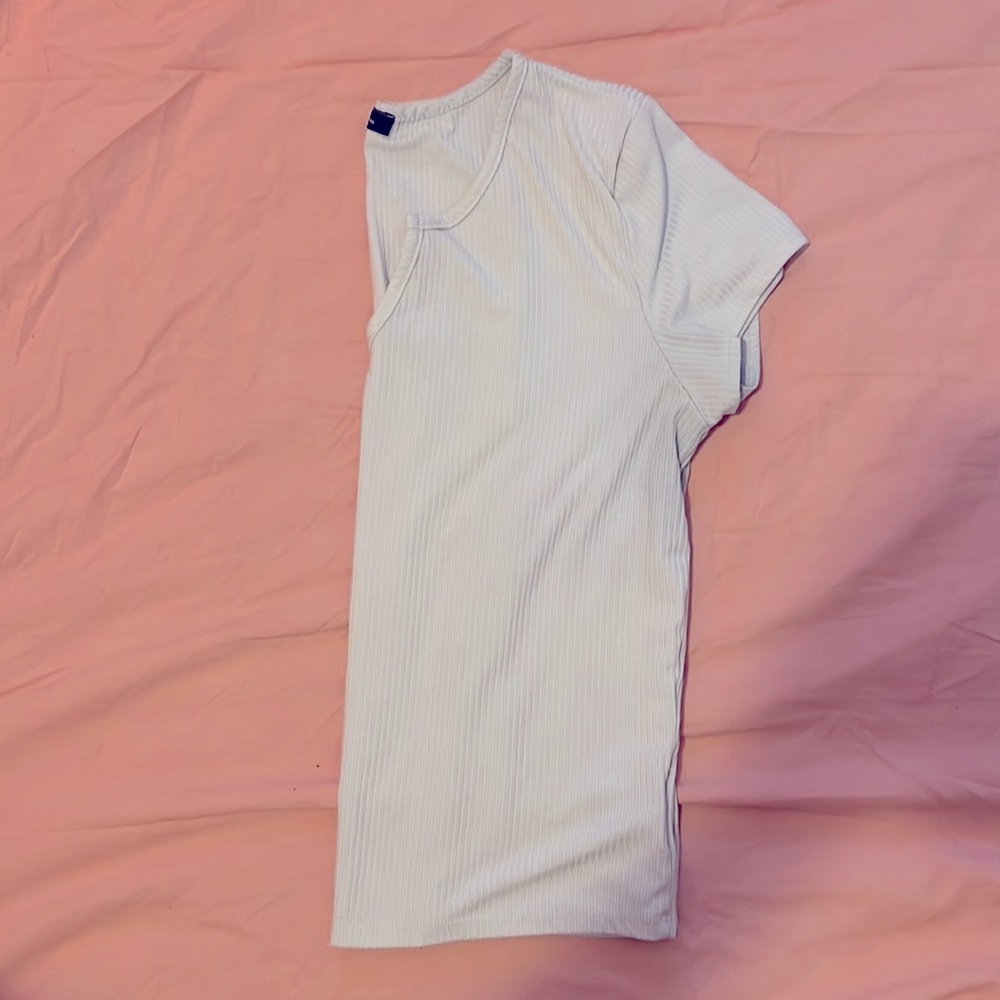 White t shirt - v neck